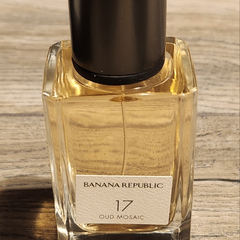 Banana Republic 17 Oud Mosaic cologne.